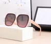 2021 Роскошный дизайнер Летний Стиль Женщин Солнцезащитные очки Супер Свет УФ Защита Фехиона Смешанный цвет поставляется с коробкой