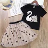 Set di abbigliamento per ragazze estive T-shirt per animali da bambina elegante principessa + gonna di garza a stella 2 pezzi Set di vestiti per bambini Bambini 210625