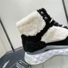 2022 Stivali da donna in pelle di design da donna Martin Stivali Desert Short Boot Vera pelle Grossolana Designer invernali Scarpe Tacchi Stivaletti alla caviglia da neve con logo e scatola -E060