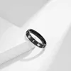 4mmファッションシンプルなスタームーンシェイプの指輪のためのシンプルな指輪ミニマリストの曇らしカップルリングロマンチックな婚約ジュエリーG1125
