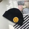 Beanie/Kafatası Kapakları Kış Kadın Bayanlar Sıradan Gülümseme Yama Örme Şapka Açık Geve Beanies Kafatasları Sıcak Skullcap Gorras Pros22