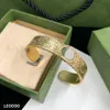 Topp modedesignbrevarmband för kvinna gåva retro personlighet högkvalitativ 18k guld pläterad öppen armband smycken leverans9015388