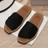 Sapatos de desenhista de luxo mulheres chinelos chinelos de praia fascinantes boca flip flops summe chinelo moda slide mulheres sapato sapato fbhdsrfhnsdn