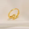 Ovanlig 22k fin solid 18ct stenar thai baht g / f guld över simulant diamant cocktail vintage orm-spole ring spolad art deco ins