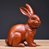 Rabbit Statue Ozdoby domowe akcesoria do dekoracji domu do salonu Dekoracje biurowe zodiak Rosewood rzeźbione królik Lucky Crafts 210811