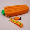 Party Favor Grande capacité Carotte Papeterie Stockage Étui à crayons en silicone Fidget Toy Squeeze Bubble Box pour étudiants filles garçons