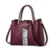 HBP大容量母親のバッグ2021ファッションシンプルな雰囲気ハンドバッグ中年母沢風のスラングレトロな肩赤