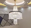 Moderne kristallen grote kroonluchter luxe villa woonkamer holle bekleding spiraalvormige trap