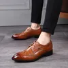 Arrivi Abito da uomo Scarpa in vera pelle Designer Oxford Formale Matrimonio Ufficio Brogue Scarpe da lavoro Nero Marrone