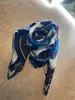 2021 Wholeslae 90cm Square Fashionable Four-Season Silk Scarf För Kvinnor Letter Flower Style Western Fashion Sjal