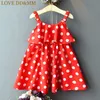 Kärlek DDMM-tjejer klänningar sommar barnkläder Söt tjej mode våg punkt Ruffled Stropless Strap Princess Dress 210715