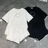 camisa y pantalones de dos piezas