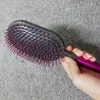 トップセラーのスタイリングセットは、もつれをほぐすヘアコームとパドルブラシをデザインし、高品質で在庫あり