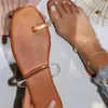 2021 Mulheres Quadrado Toe Thong Sandal Chinelos Mulheres Transparentes Sólidos Sólidos Feminino PU Couro Ladies Summer Beach Plus Tamanho 36-43 Y1120