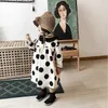 Tjejklänningar för hösten 2020 Nya barnkläder Koreanska Mode Baby Girl Doll Dress Spring Toddler Kids Kläder Q0716