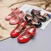 2020 New princess leather dance shoes girls party bow shoes shiny Solid Red color high-heeled fashion shoes for kids X0703