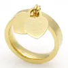 Titanium Steel Letter Finger Pierścień z pieczęcią Silver Gold Rose Kobiety podwójne serce pierścionki na imprezę podarunkową Rozmiar 6-10262l