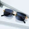 高級デザイナー高品質のサングラス20％オフファッション大型ボックスメタルツイストレッグフレームレスファッショングラス