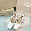 Damer sandaler designer ballett skor läder rhinestone kedja spänne mode damer platt pump sko dans loafer