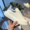 En Kaliteli Unisex Chaussures Ayakkabı erkek Sneakers Deri Lace Up Platformu Beyaz Siyah Flats Rahat Ayakkabı