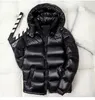 9hmn Men's Retro Men039s Down Jacket Fashion Designer Unik designrock huva med stora fickor för och kvinnor SAM5845296