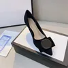 Designer di lusso da donna con tacco alto ballerine sandali a spillo a punta scarpe eleganti in pelle stivali scarpe da sposa per feste