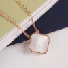 Fashion Classic Van Four Leaf Clover Halsband Pendant Mother-Pearl Rostfritt stål pläterat för Womengirls Valentine's Mors Day Engagement Jewelry Alham