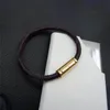 2021 Tillbehör Kvinnor Bangle Men mode unisex smycken storlek armband spänne läder 5 färger277f