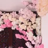 장식용 꽃 화환 모방 벚꽃 지점 DIY 홈 웨딩 포지티브 소품 장식 용품을위한 라탄 인공
