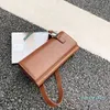 Designer-Damentaschen. Rechteckige Damen-Unterarmtasche, elegante, feminine Handtasche im böhmischen Stil