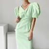 Korejpaa kvinnor klär sommar damer franska elegant mint grön v-hals veckad midja mid-längd puffhylsa höft slitsar vestidos 210526