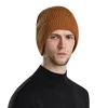 ベレー帽ソフトウォームの前かがみのビーニーキャップユニセックス冬のパーソナライズされた穴、かぎ針編みのスキーソリッドカラーバギースラッチハット