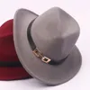 Hurtownie Feld Cowboy Fedory Kapelusze ze skórzanym wystrojem Szeroki Brim Kobiety Mężczyźni Panama Party Formalna czapka Goth Top Vintage Wedding Hat