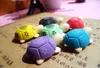 Tecknad söt färgstark djur sköldpadda form miljöskydd suddgummi kreativa priser grossist djur suddgummi vacker och praktisk