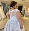 2021 plus storlek bröllopsklänningar brudklänning med 3d blommig spets applique v nacke sweep tåg tulle skräddarsydda knappar tillbaka vestido de novia