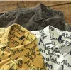 Camisa masculina de veludo cotelê primavera camisa de algodão puro gola virada para baixo manga comprida bolsos vintage letras impressas camisas de botões 210527