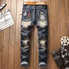 Herfst Winter Heren Patchwork Ripped Geborduurde Stretch Jeans Trendy Gaten Rechte Denim Trouiers 211108