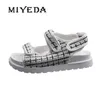 Miyeda zomer sandalen haak lus casual sporten dikke bodem pu canvas comfort preppy stijl vrouwen wandelschoenen 210715