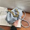 Temperament Small Bag Vrouwelijke 2021 PU Fashion Fold Bag Menger Damesketen Enkele Schouder Okspit Cloud