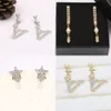 20Color biżuteria 18K Pozłacane Luksusowe marki Projektanci Litery Druku Stud Hoop Geometryczne wyolbrzymianie Kobiety Tassel Crystal Rhinestone Pearl Kolczyk Ślub