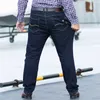 Jeans de inverno outono para homens clássico azul escuro denim calças alta cintura esticada reta solta mais tamanho 44 48 50 52 calças 210723