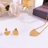 Europe America Fashion Jewelry Set Women Lady Titanium Steel Plated Gold Earrings Halsband uppsättningar med G Letter Heart P 3534