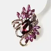 Szpilki, broszki kryształowy kwiat dla kobiet w stylu vintage moda prosta pinka zimowa biżuteria 6 kolorów drogi broszki prezent broszki