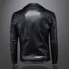 Rivetto da uomo in pelle PU grande risvolto moto cerniera obliqua giacca di pelle punk di grandi dimensioni cappotto di pelle artificiale nera 5XL 211111