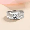 Atmosferyczne 925 Sterling Silver Male Pierścień Doskonały Cut Diamond Test 1CT VVS1 D Kolor Moissanite Jewelry