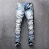 Włoski Vintage Moda Mężczyźni Dżinsy Wysokiej Jakości Retro Light Blue Elastyczna Bawełniana Slim Ripped Streetwear Designer Spodnie 5WC5