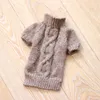 Abbigliamento per cani Fondo di base Fascia alta a due gambe Moda Cappotto maglione lavorato a maglia fatto a mano da uomo Yorkie maltese Chihuahua invernale