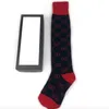 Chaussettes pour hommes de créateurs bas Designer Hommes Femmes Chaussettes bas de laine de haute qualité rues seniors confortable genou jambe chaussette ATCG