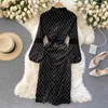 Lady Fashion Winter Package Hip Dress Kvinnor Klassisk Retro Velvet Slim Bow Round Neck Långärmad Elegant Vestidos Q573 210527