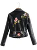 Przyjazd Jesień Moda Kobiety Haft PU Skórzany Kurtka Chic Nity z Pasem Biker Kurtki Zamki Ladies Coats Outerwear 210909